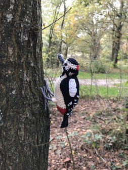 crochet pattern the great spotted woodpecker