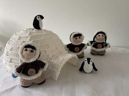 crochet pattern penguins