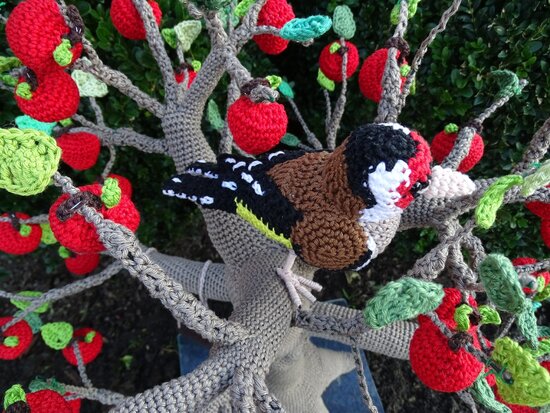 crochet pattern the goldfinch