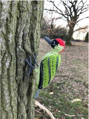 crochet pattern green woodpecker