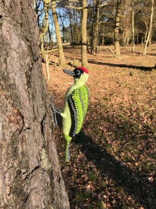 crochet pattern green woodpecker