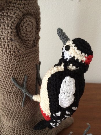 crochet pattern the great spotted woodpecker