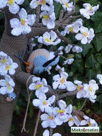 crochet pattern the nuthatch