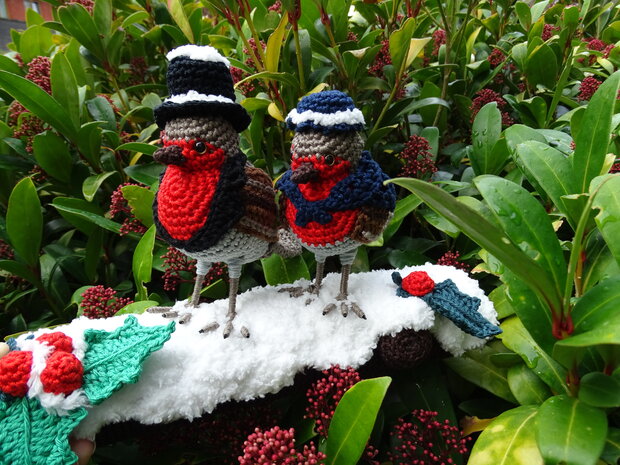 crochet pattern robins in the snow