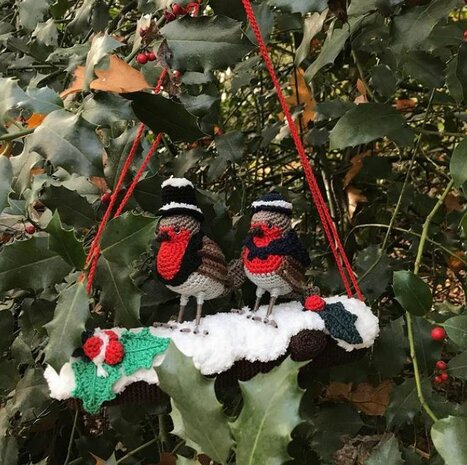 crochet pattern robins in the snow