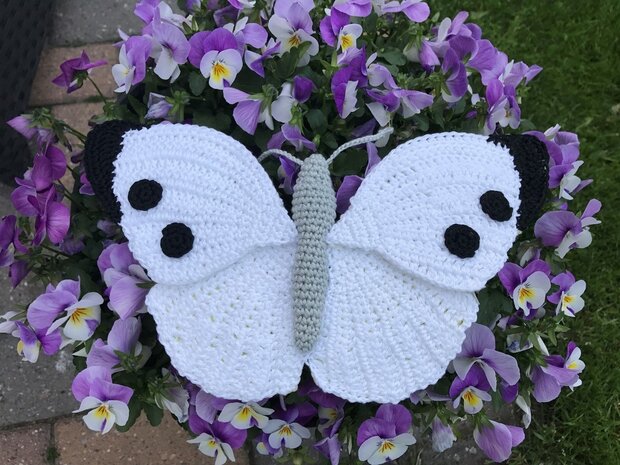crochet pattern cabbage white butterfly