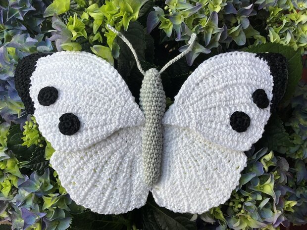crochet pattern cabbage white butterfly