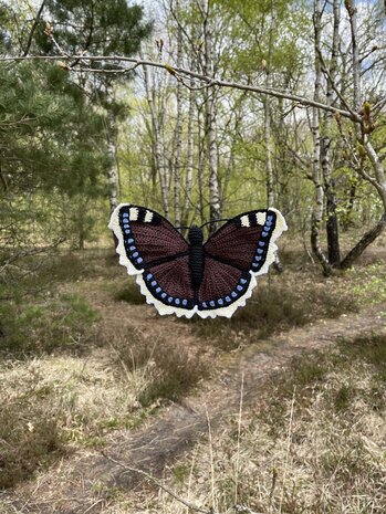 Haakpatroon Aurelia Nymphalis Antiopa  rouwmantel vlinder